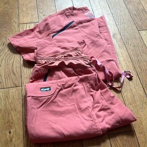 Grey’s Anatomy Scrub Set, Light Pink, Size Medium